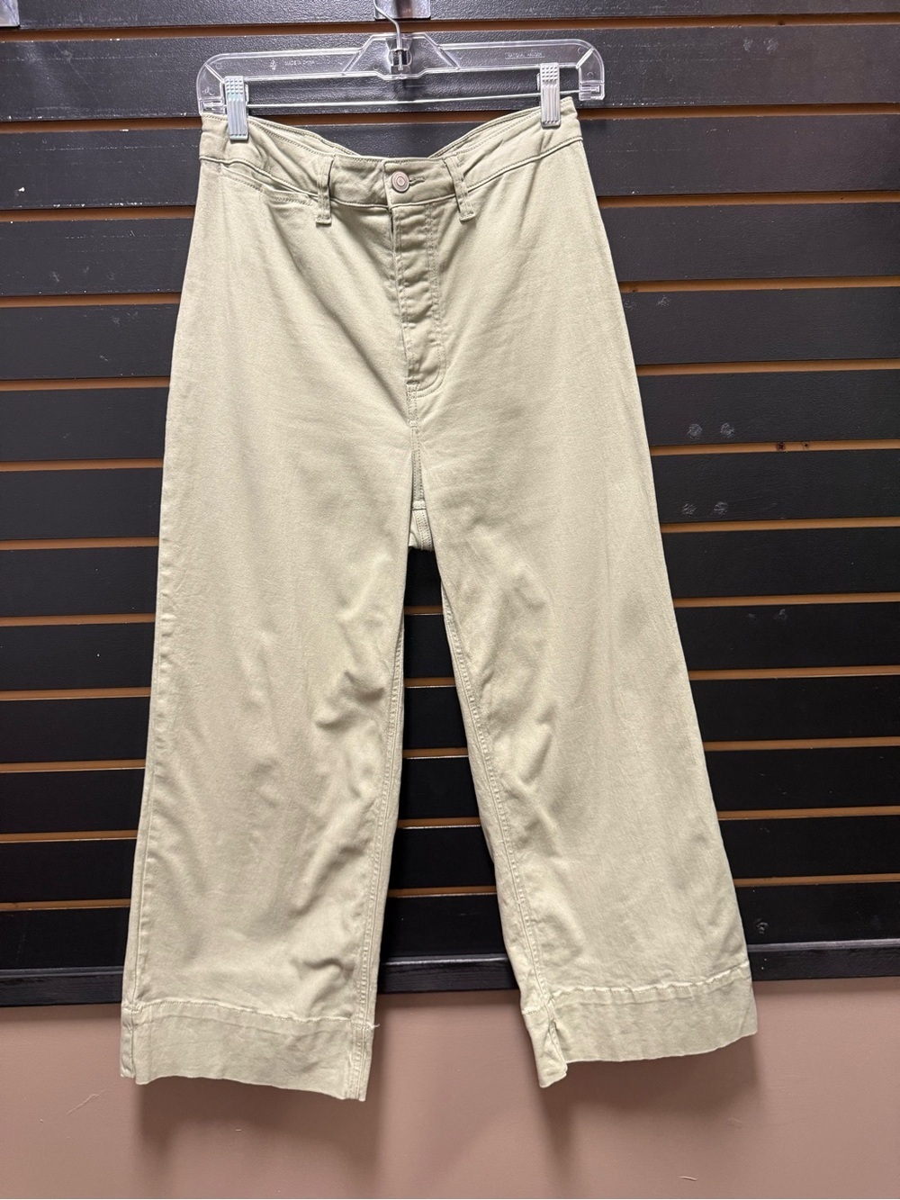 BCBGeneration High Rise Wide Leg Crop Pants Size 11/30 Sage Green